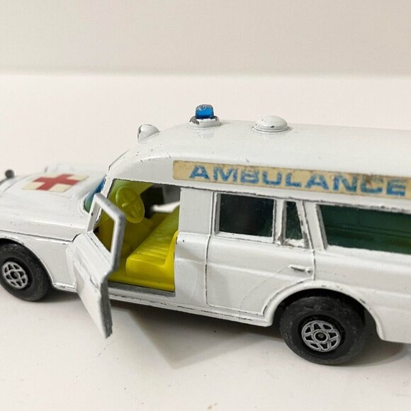 Matchbox Speed Kings Lesney Mercedes Benz Binz Ambulance K63 Diecast - Picture 16 of 16